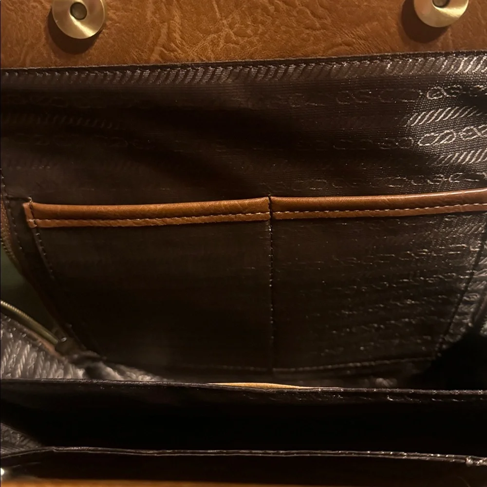 NEW, Cobbler Legend-Elegant Brown Leather Satchel - Picture 8 of 12